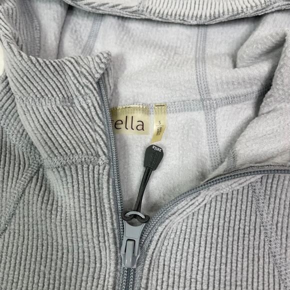 Zella gray 1/4 zip hooded sweater small - Picture 5 of 5
